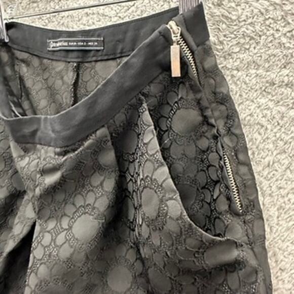 Stradivarius Women's Size 2 Black Short Shorts Flower Pattern Side Zip Summer - Picture 6 of 7